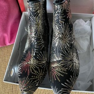 Dazzling sparkle boot